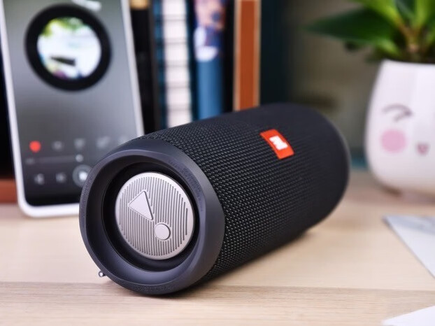 jbl flip5便携式蓝牙音箱评测：超长续航易携带的第3张示图